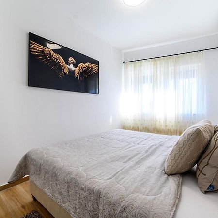 希贝尼克Apartman Ivana公寓 外观 照片